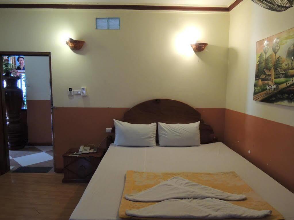 Hotel Thy Ny Battambang Zewnętrze zdjęcie
